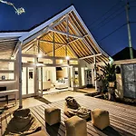 Villa Waru One