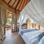 Blue Lagoon Avia Villas
