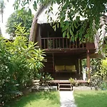 Sukanusa Luxury Huts