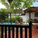 Pantai Bungalow Lembongan Island