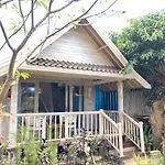 Nanuk\'S Bungalows