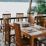 Dini D\'Nusa Lembongan