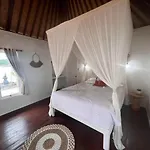 Mista Ceningan\'S Beach Bungalows Previously The Kubu 221
