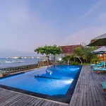 D\'Muncuk Huts Lembongan