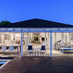 The Beach House Sandy Bay