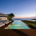 The Beach House Sandy Bay