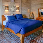 Lembo Lagoon Bungalows