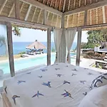 Villa Lumba Lumba - Oceanfront & Spectacular View!