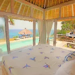 Villa Lumba Lumba - Oceanfront & Spectacular View!