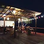 Nusa Veranda Sunset Villas & Restaurant
