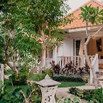 Lebaoh Nusa Cottage