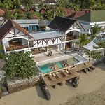 La Villa Ceningan - Breathtaking 4Br Beachfront Villa In Nusa Ceningan