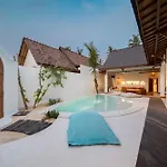 Villa Lagoona
