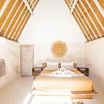 Sunset House Ceningan, 10 Person Beachview Private Villa
