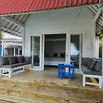 Villa Waru