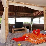 Mainski Lembongan Resort