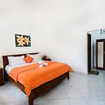 Arya Inn Enny Salon And Spa