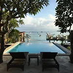 Mojosurf Camp Nusa Lembongan