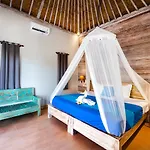 Song Lambung Beach Huts