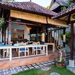 Song Lambung Beach Huts