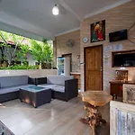 Krisna Home Stay