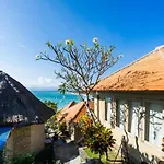 Mojosurf Camp Nusa Lembongan