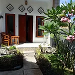 Dwiki Putra Home Stay