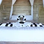 Ombak Bay Lembongan