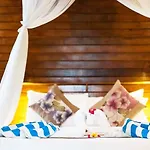 Warisan Villa By Yom