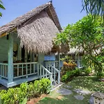 Ts Hut Lembongan