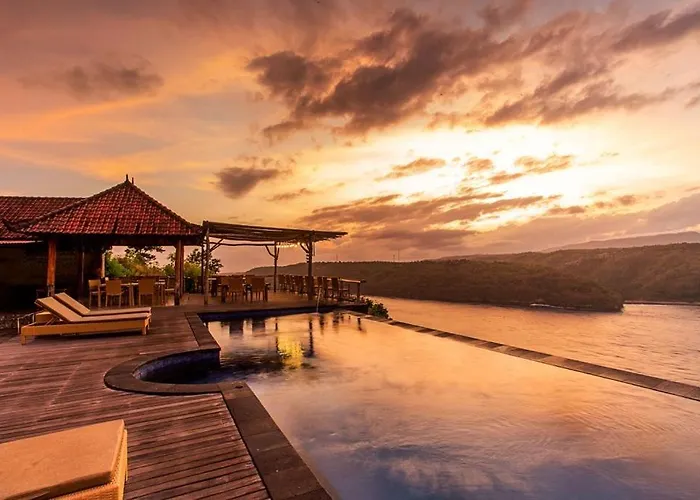 Ceningan Cliff Cottages