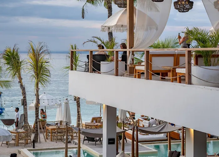 Ohana\'S Beachfront Resort & Beach Club