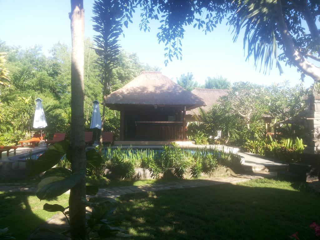 Lotus Garden Huts 3*