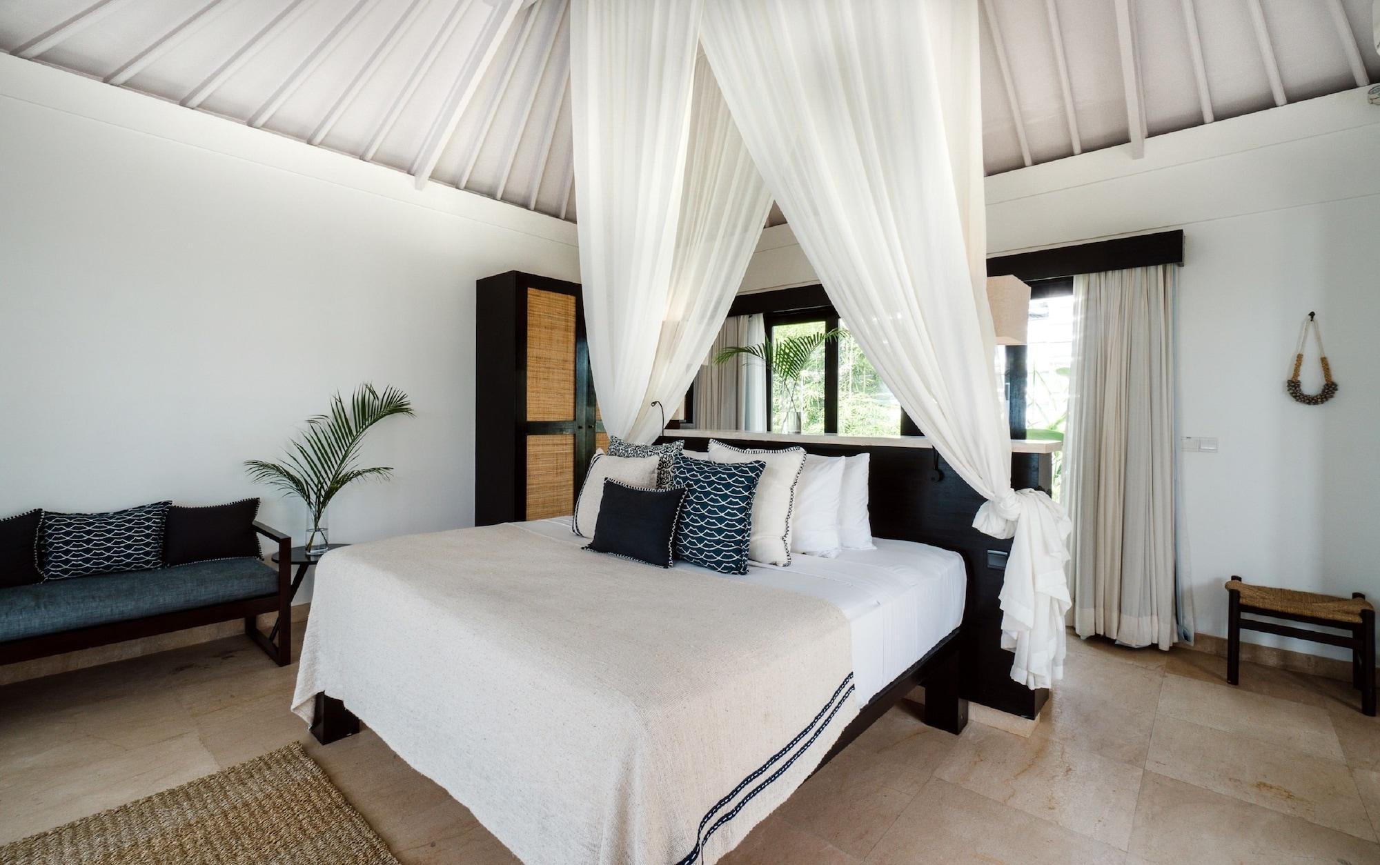 Batu Karang And Nusa Lembongan (Bali)