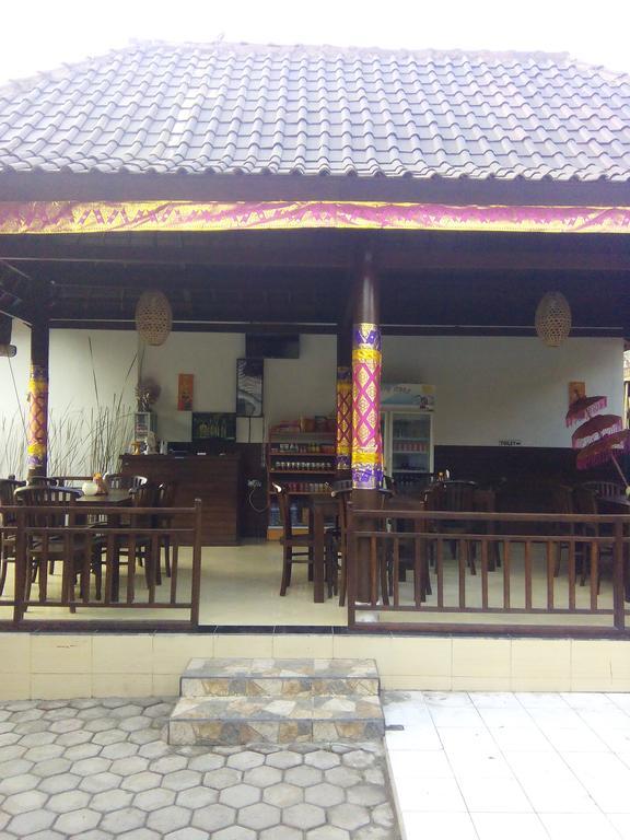 Arya Enny Salon And Wisma tamu Nusa Lembongan (Bali)
