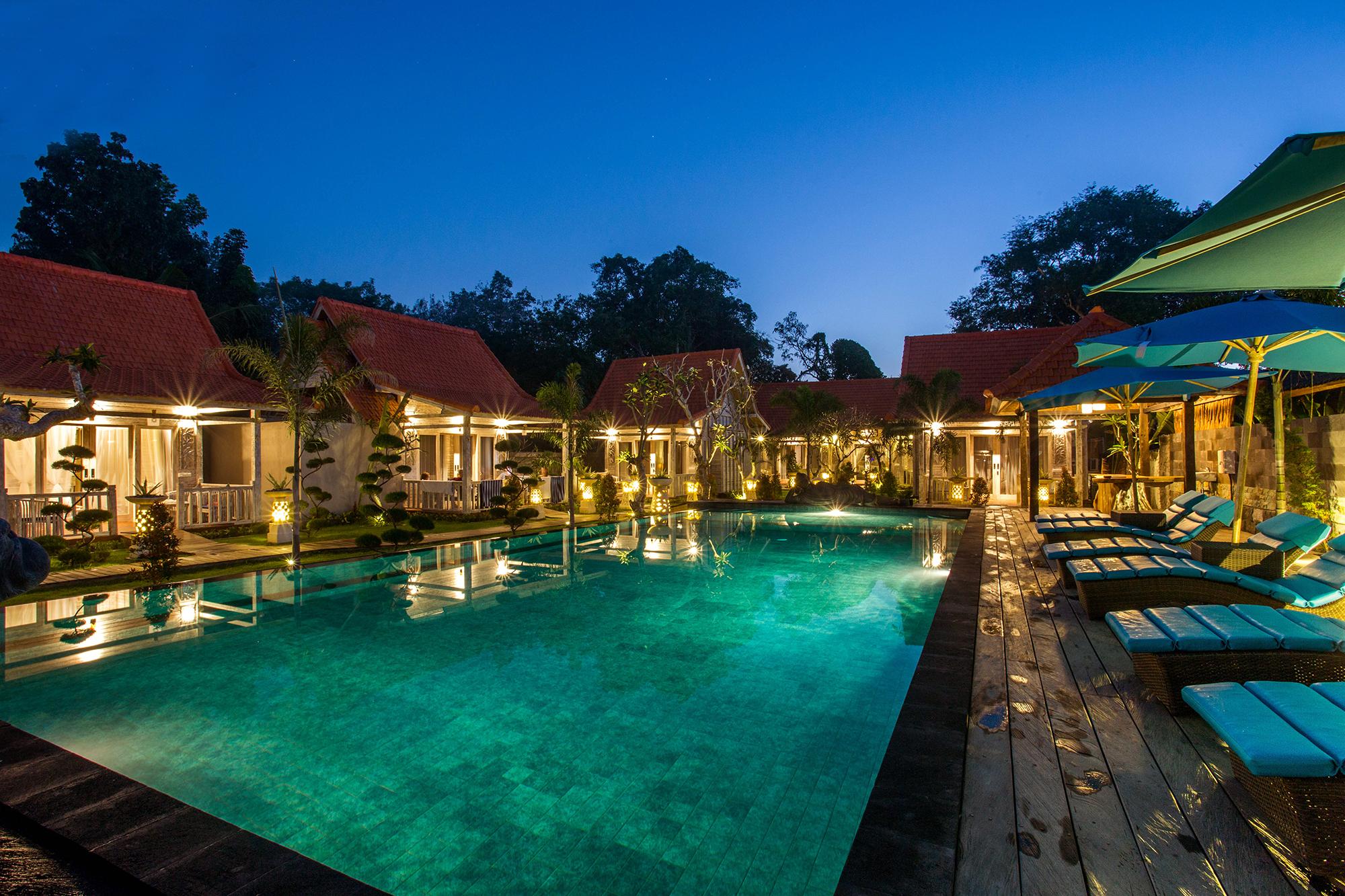 The Palm Grove Hotel
