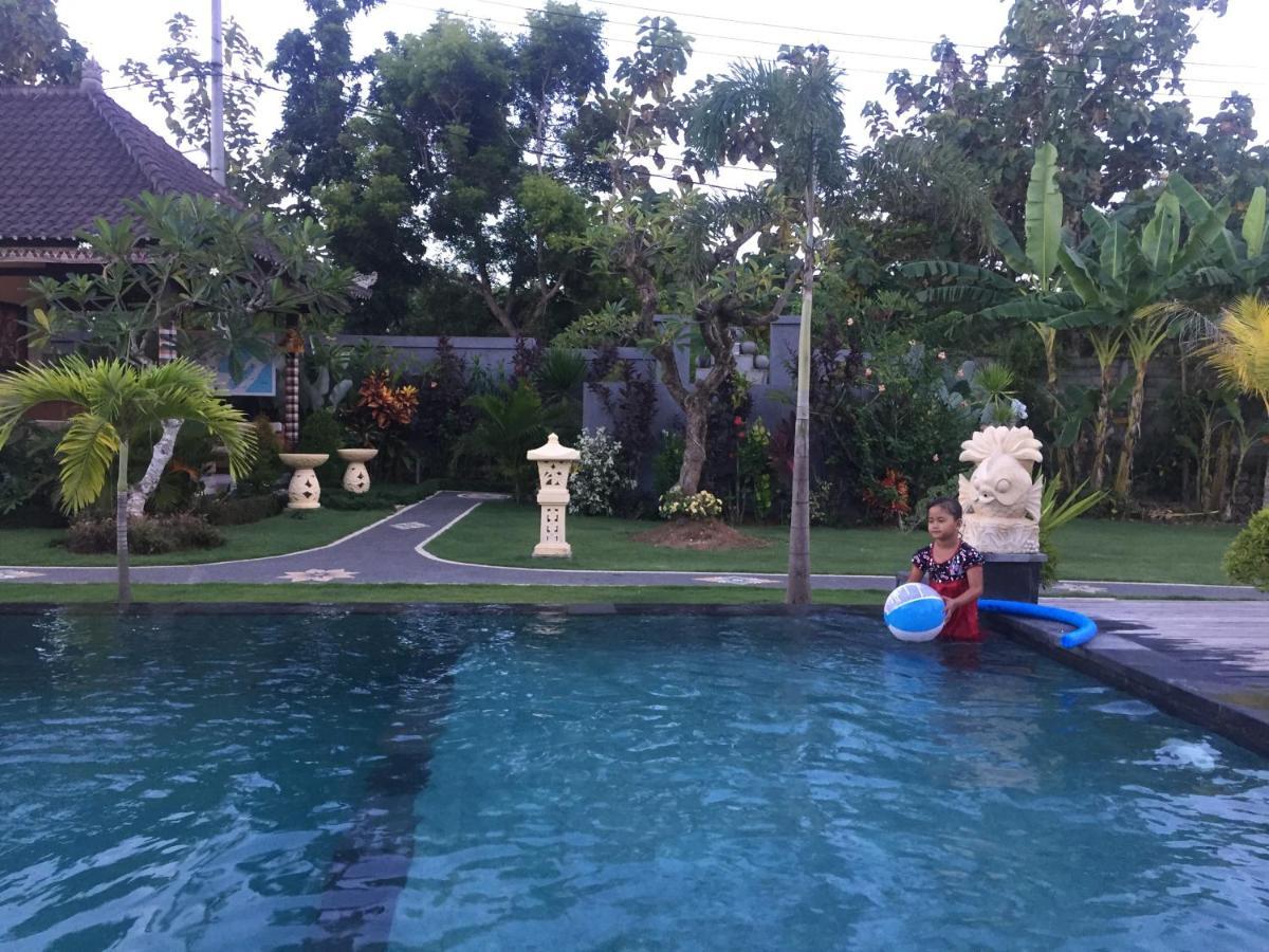 The Niti Hut's Taman liburan