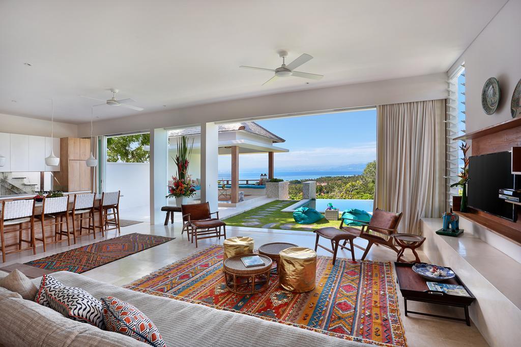 353 Degrees North Villa