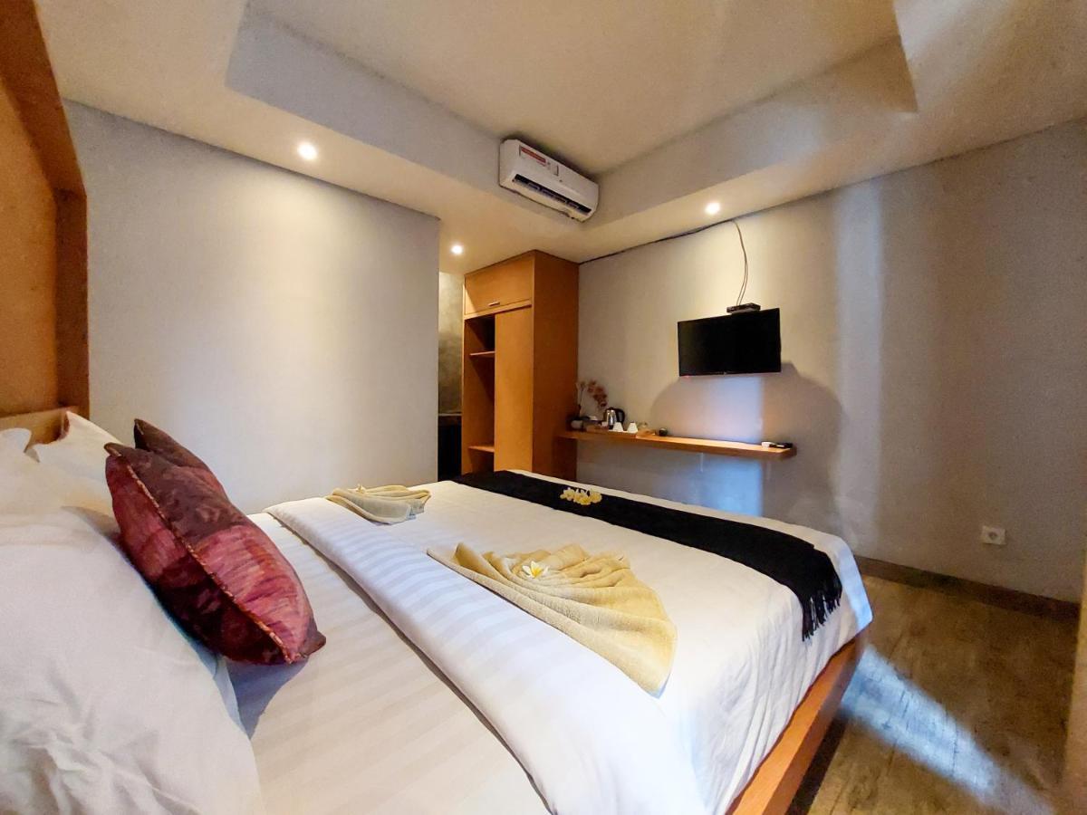 Hotel Locomotive And By Eps 4*