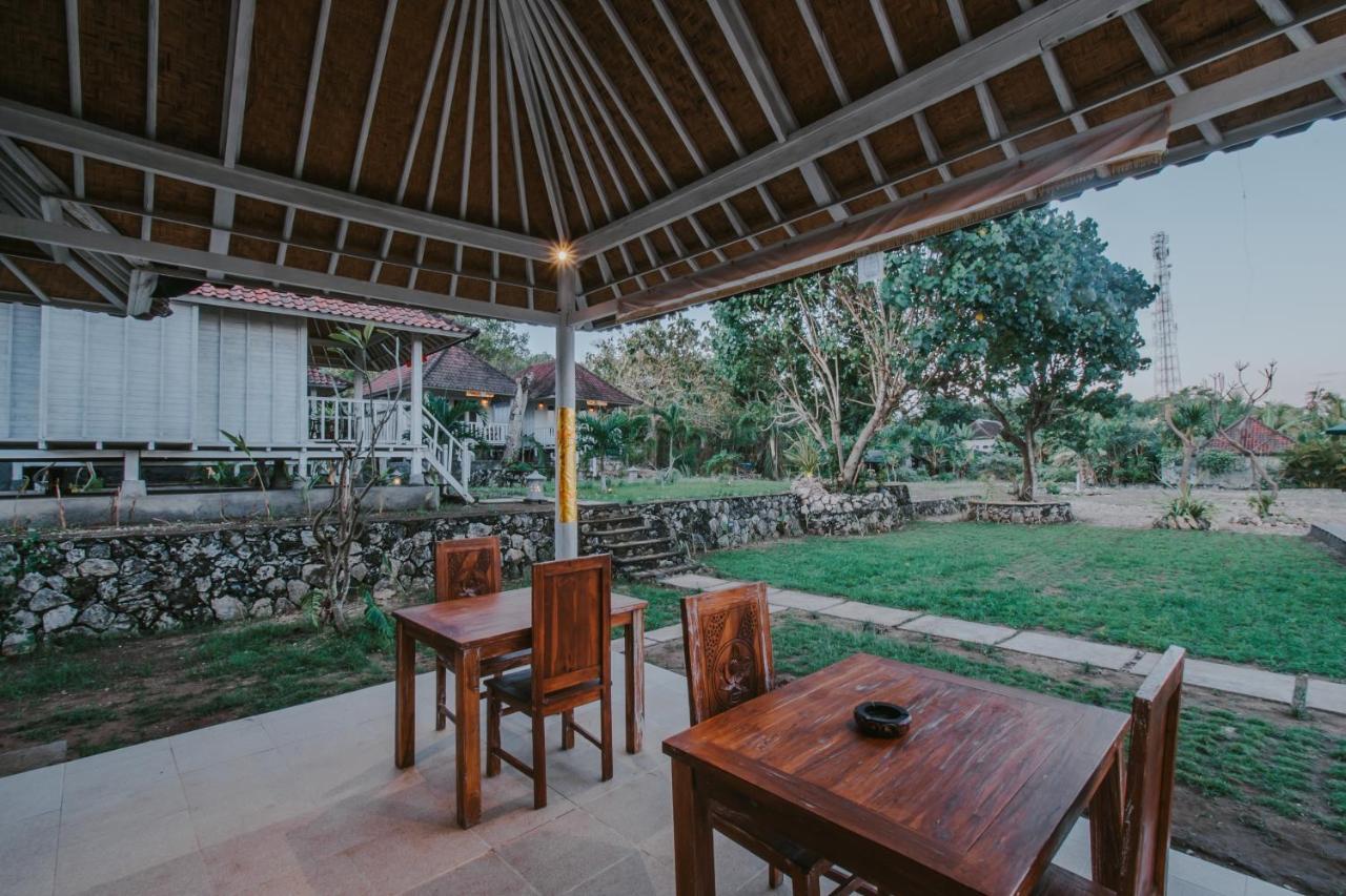 Paluh Huts
