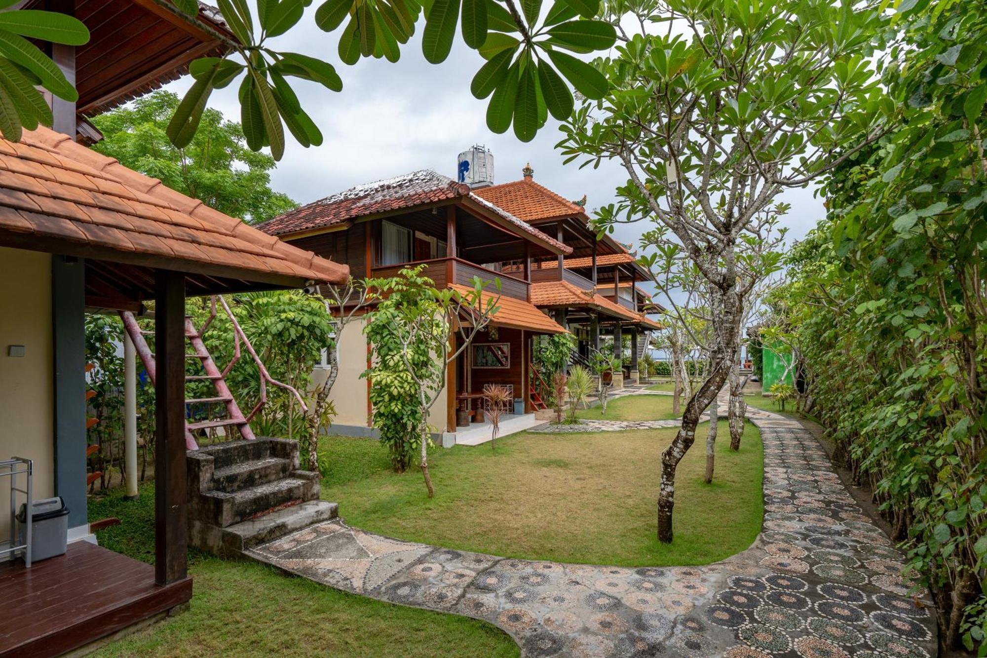 Ketut Losmen Holiday park