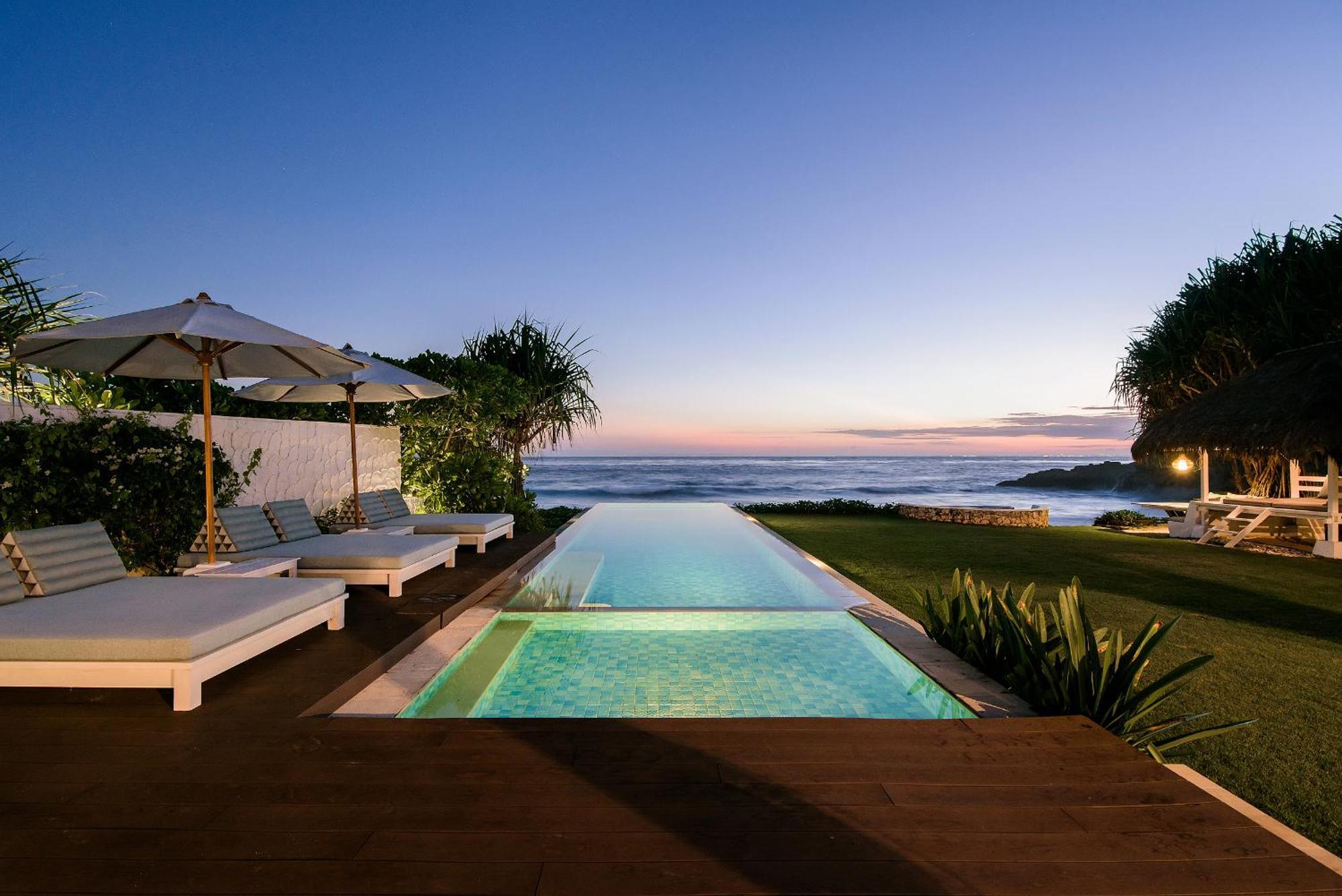 The House Sandy Bay Villa