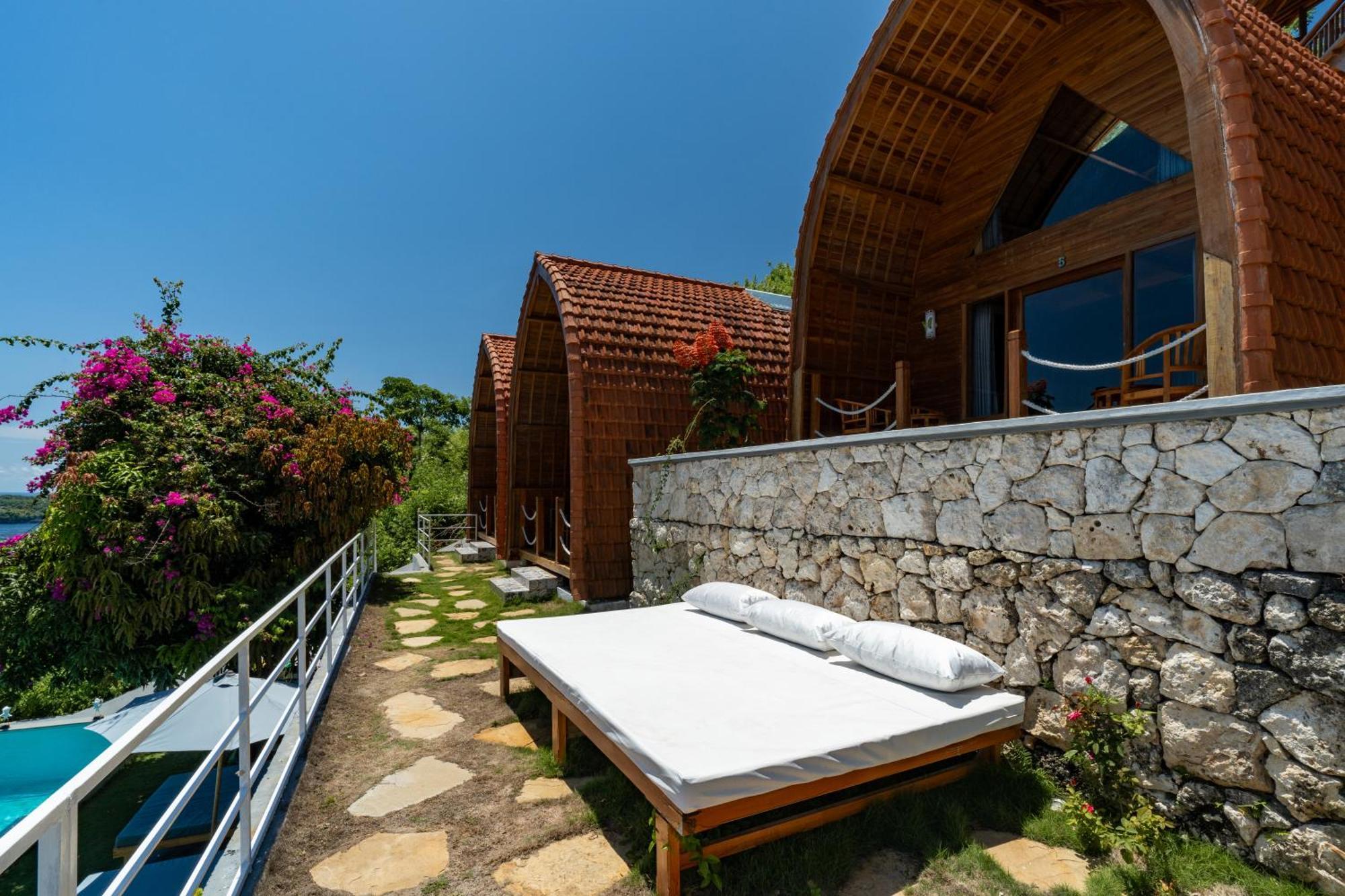 Hotel Butterfly Nusa Ceningan 3*