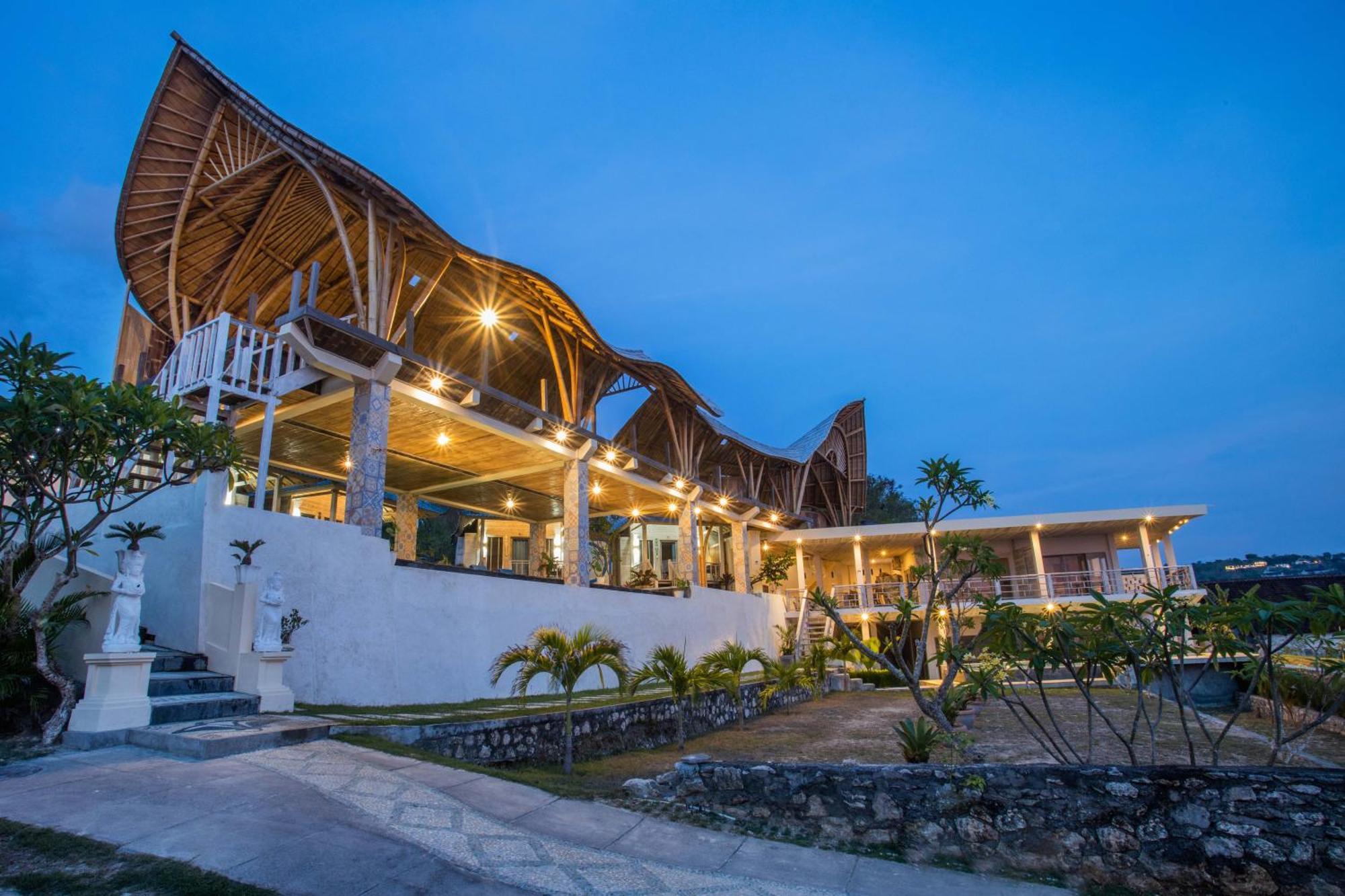 Nusa View - Oceanfront Hotel *