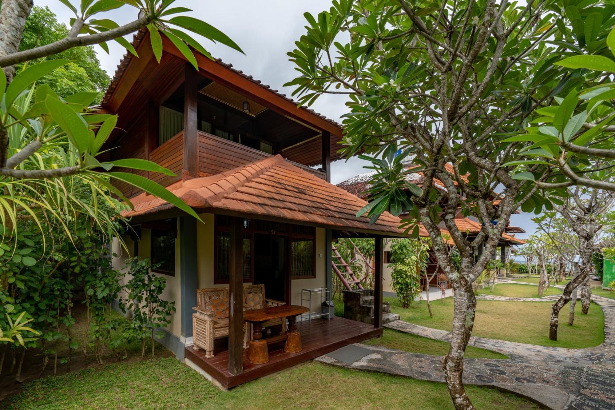 Ketut Losmen Holiday park Nusa Lembongan (Bali)