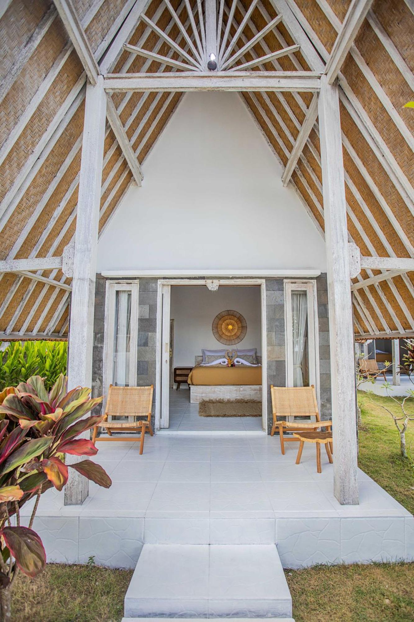 Sunset House Ceningan, 10 Person Beachview Private Villa Nusa Lembongan (Bali)