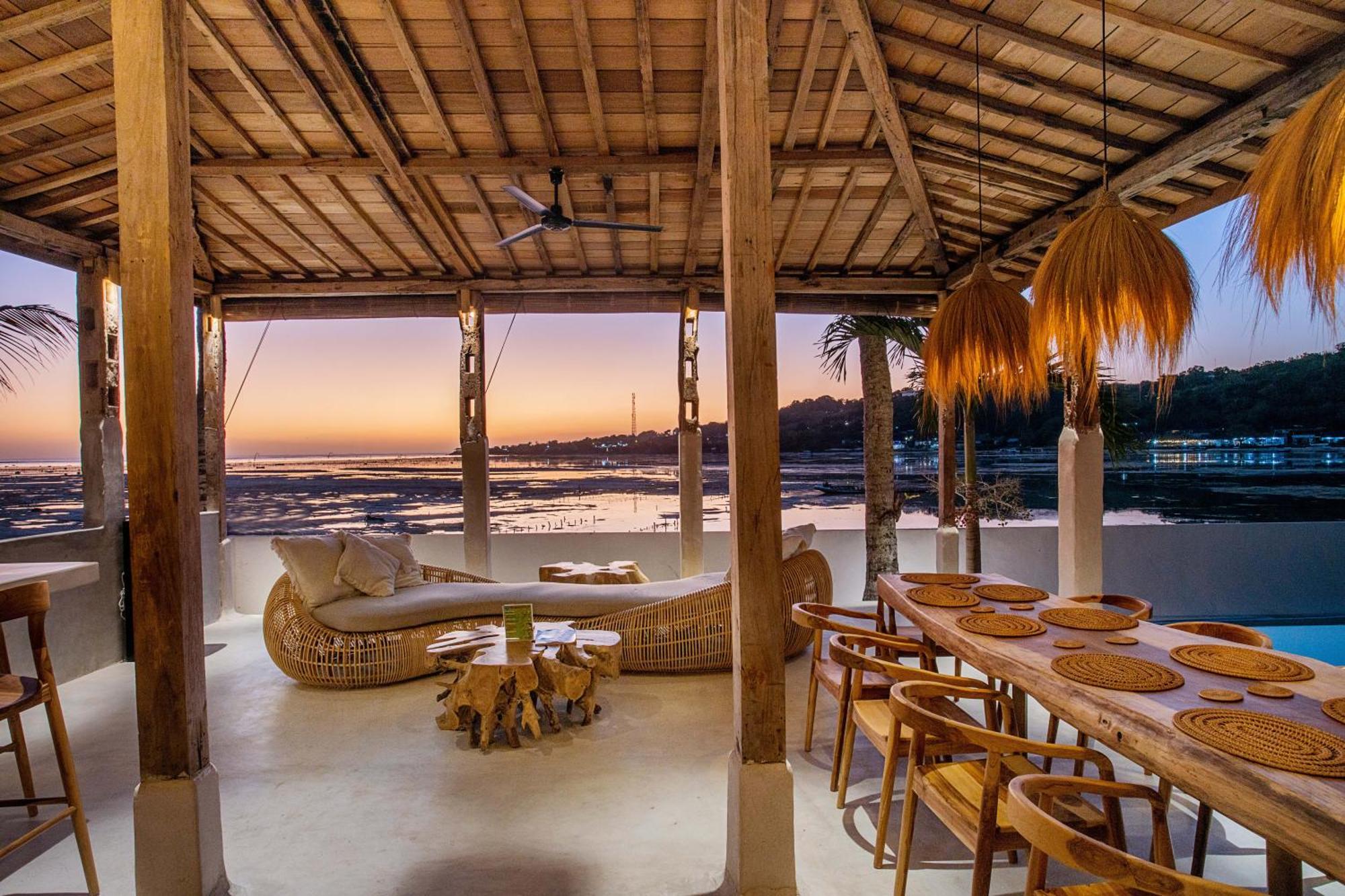 Sunset House Ceningan, 10 Person Beachview Private Villa Nusa Lembongan (Bali)