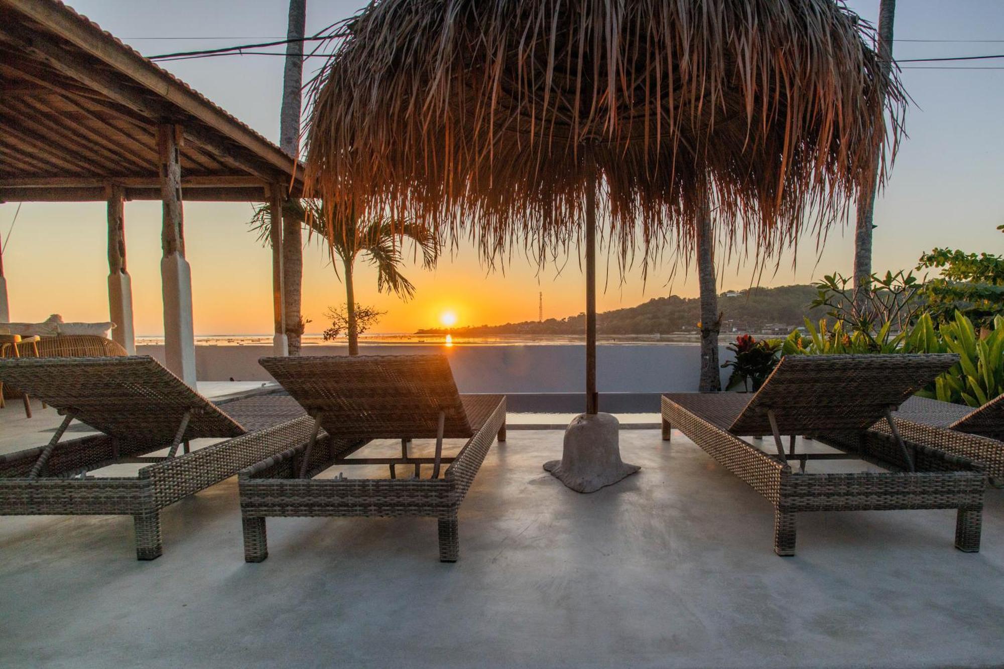 Sunset House Ceningan, 10 Person Beachview Private *