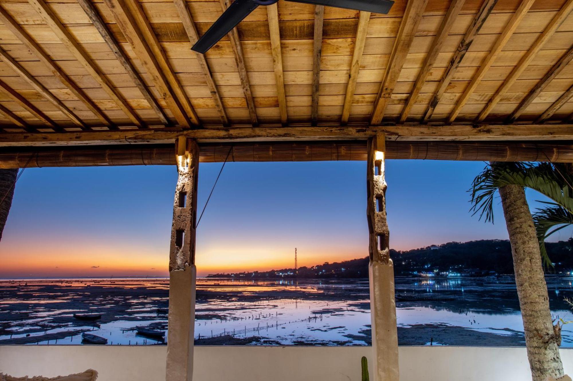 Villa Sunset House Ceningan, 10 Person Beachview Private Nusa Lembongan (Bali)