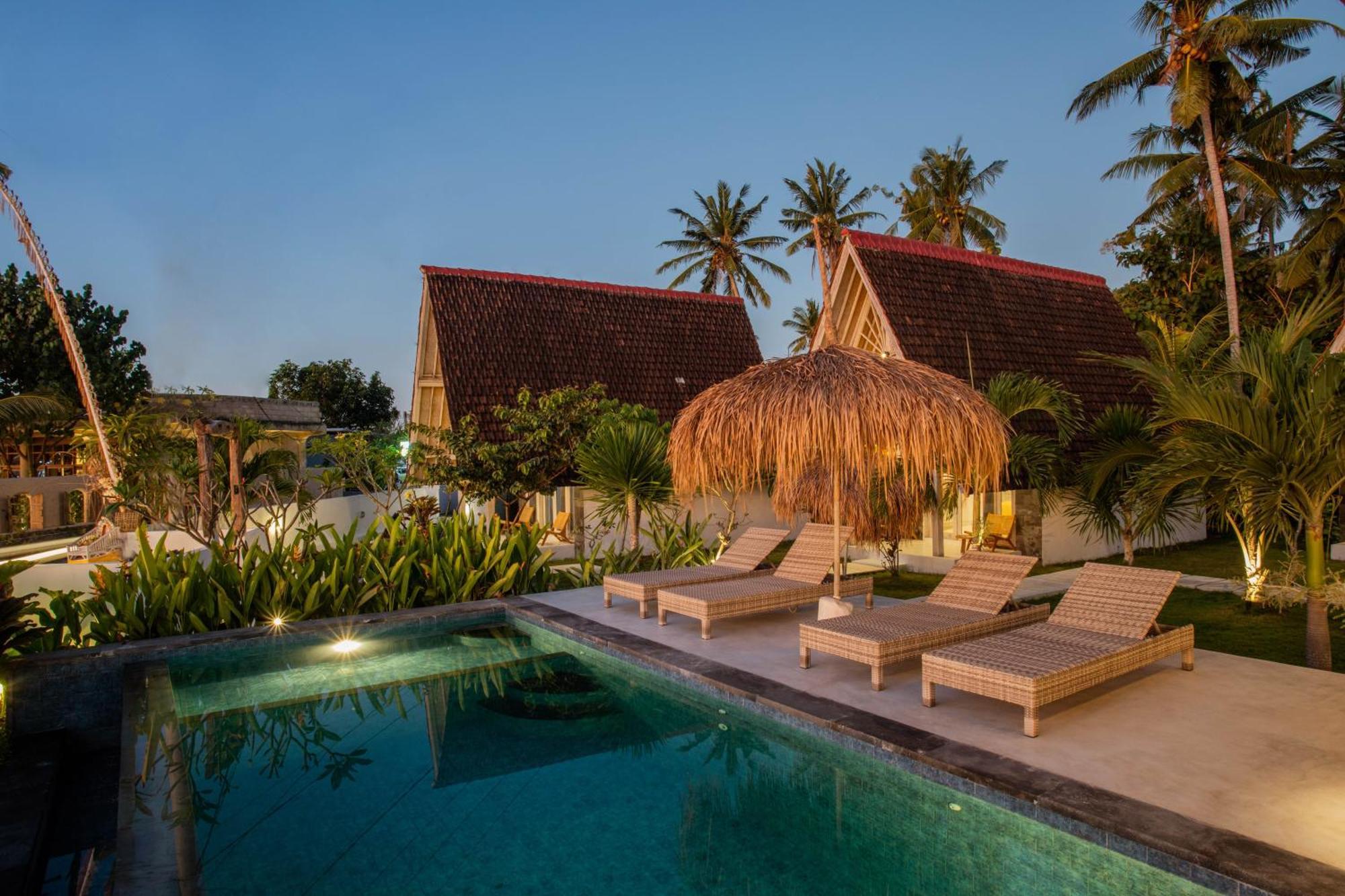 Sunset House Ceningan, 10 Person Beachview Private *